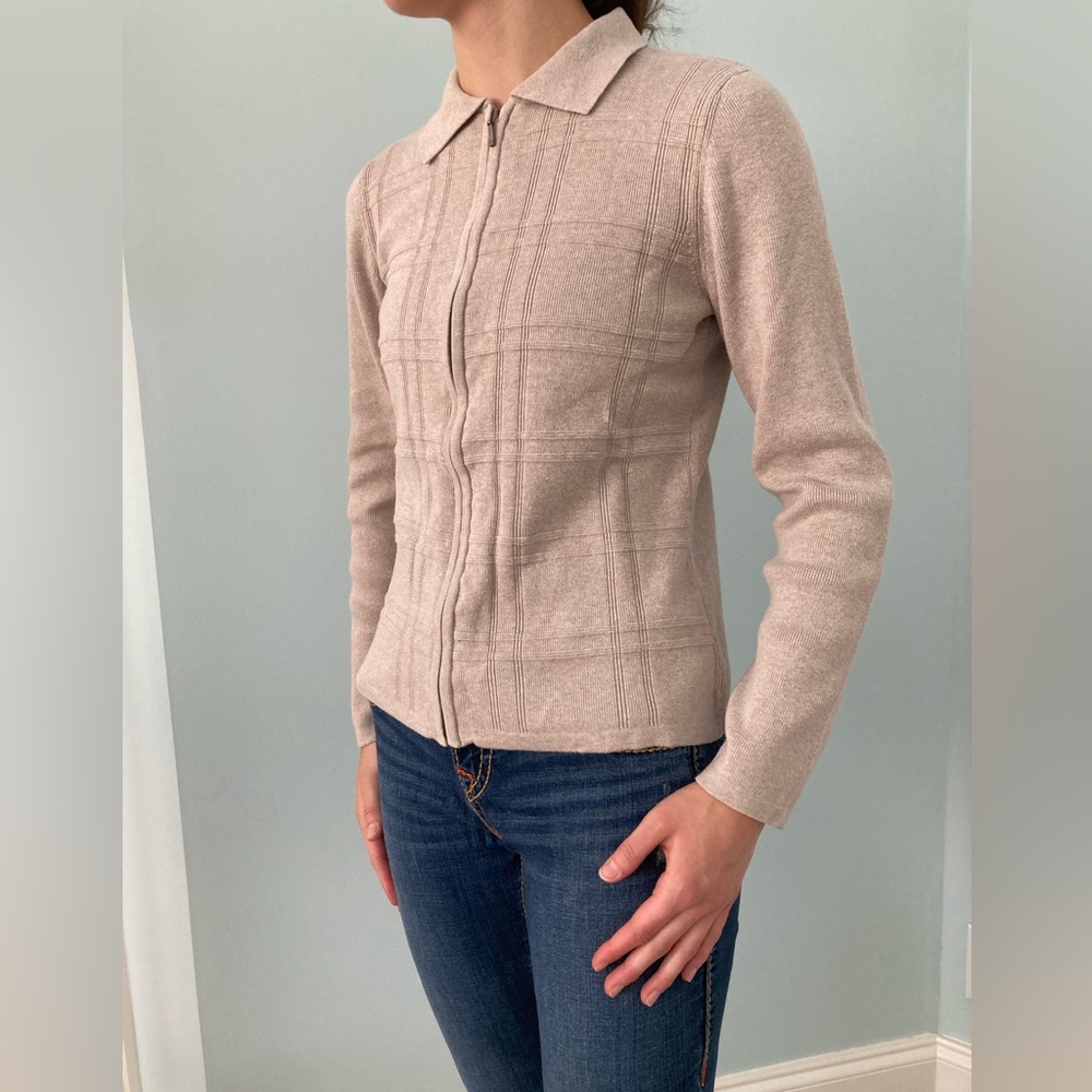 Croft & Barrow
beige zip sweater cardigan, women’s size small